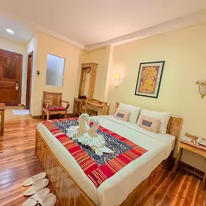 Luang Phasouk 3*, Luang Prabang Laos
